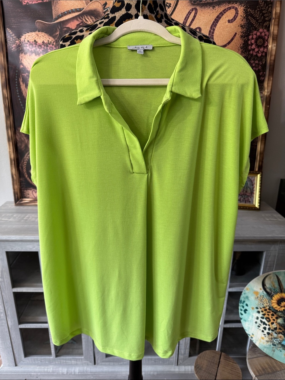 White Birch Neon Lime Collared V-Neck Women’s Top - Sz XL